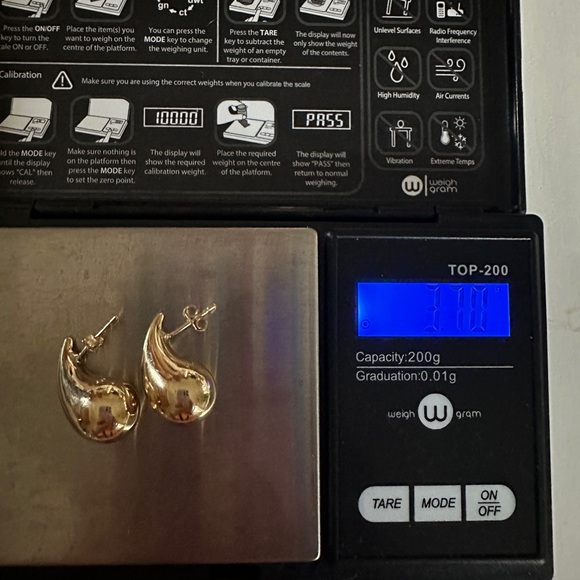 10kt Yellow Gold Teardrop Earring - Picture 2 of 4